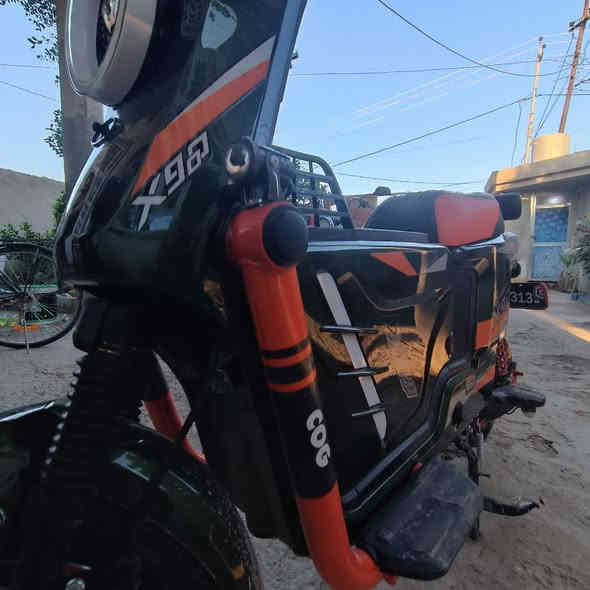 سلام عليكم دراجه شحن فول الله يشهد قبل يومين أخذته فتح كارتون مابيه اي نقص ولا ماشي بيه حتى بس مرا طلعت بيه كلشي جديد فتح كارتون تشوفه يلا تأخذها ماعرف بيه اني الشحن كدام عينك لون زيتوني أخذته ب 700 والله بفلوسه ابيع بيه مجال بسيط الي مو شاري لا يتعبني  السعر 700 الف مكاني ديالى *********** وتساب متوفر  اتصل بيك خير دلل @إشارة
