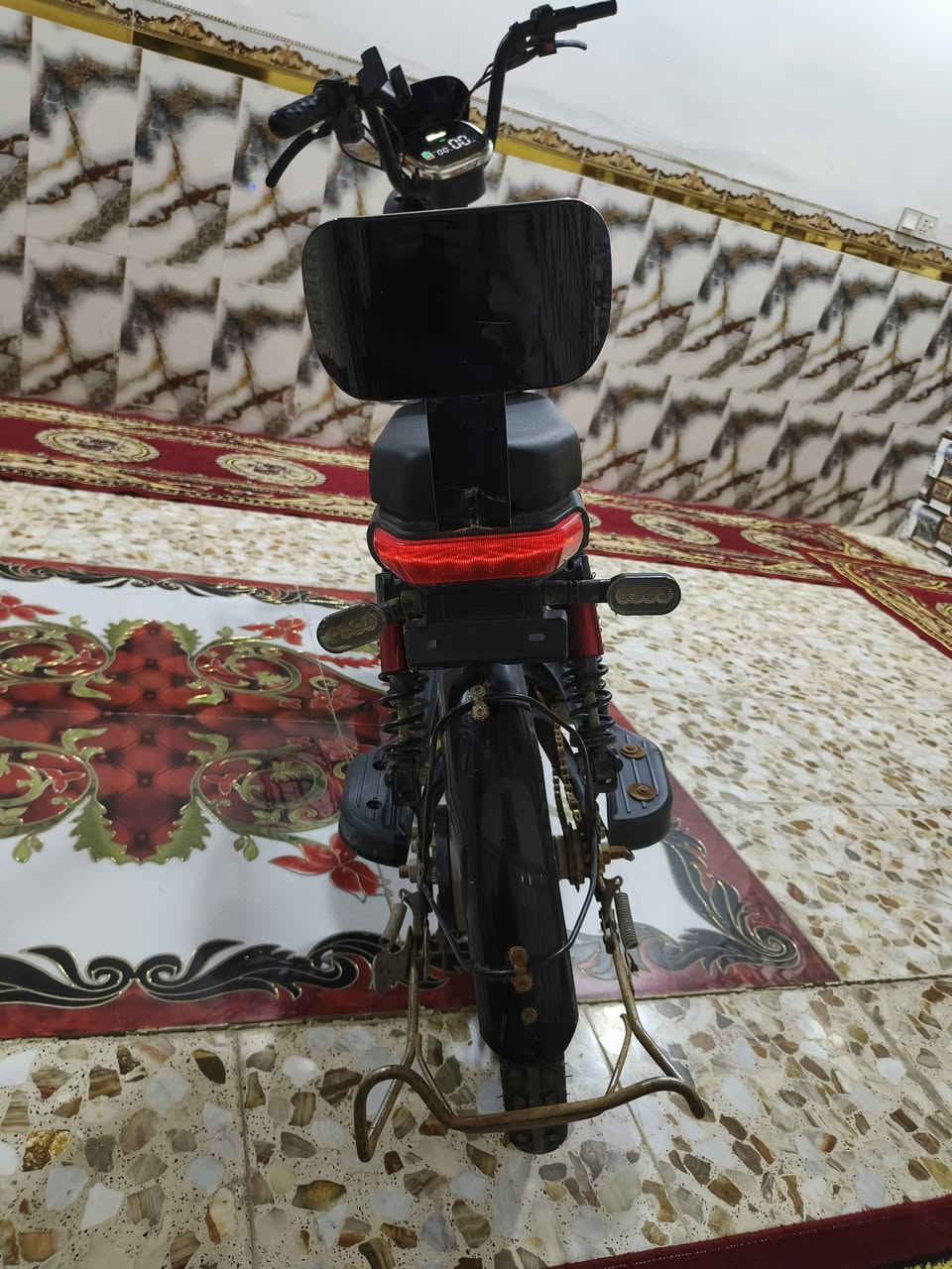 السلام عليكم باسكل شحن للبيع حجم 20 نضيف كلش يحتاج فقط( بطاريات + سيم البريك ينضب) فقط شاحنته موجودة سعرة 225 وبي مجال حك الجية  للعلم سعر الجديد 525 عنواني بابل قضاء الهاشمية مقابل المول رقمي ***********
