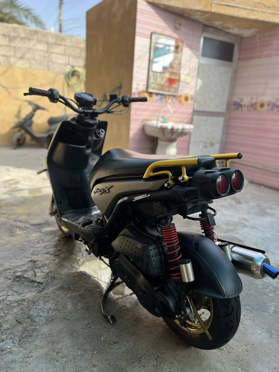 سلام عليكم سكنس جبلي للبيع ام عيون مديل2015 لدراجه مكينه رياضيه مال رمبه مزوده من رمبه داخل وخارج مزوده  لدراجه مكفوله كفاله عامه مكينه شك الكاع خير من الله شلعه ومعدل لتزويد
1كلاجات رياضي اصلي
2كور مزود اقباقع ومبخره
3صلنصه استيل كاربون راجمه
4صدر امامي اصلي
5دبلات خلفيه ابو لبطل اصلي
6استيرن اصلي
7سبيدر رياضي
8استان صفح رياضي
كفرات اصليه اسعر مليون و100وبيها مجال للشراي للسفسار***********مكان الحسينية مال راشديه
