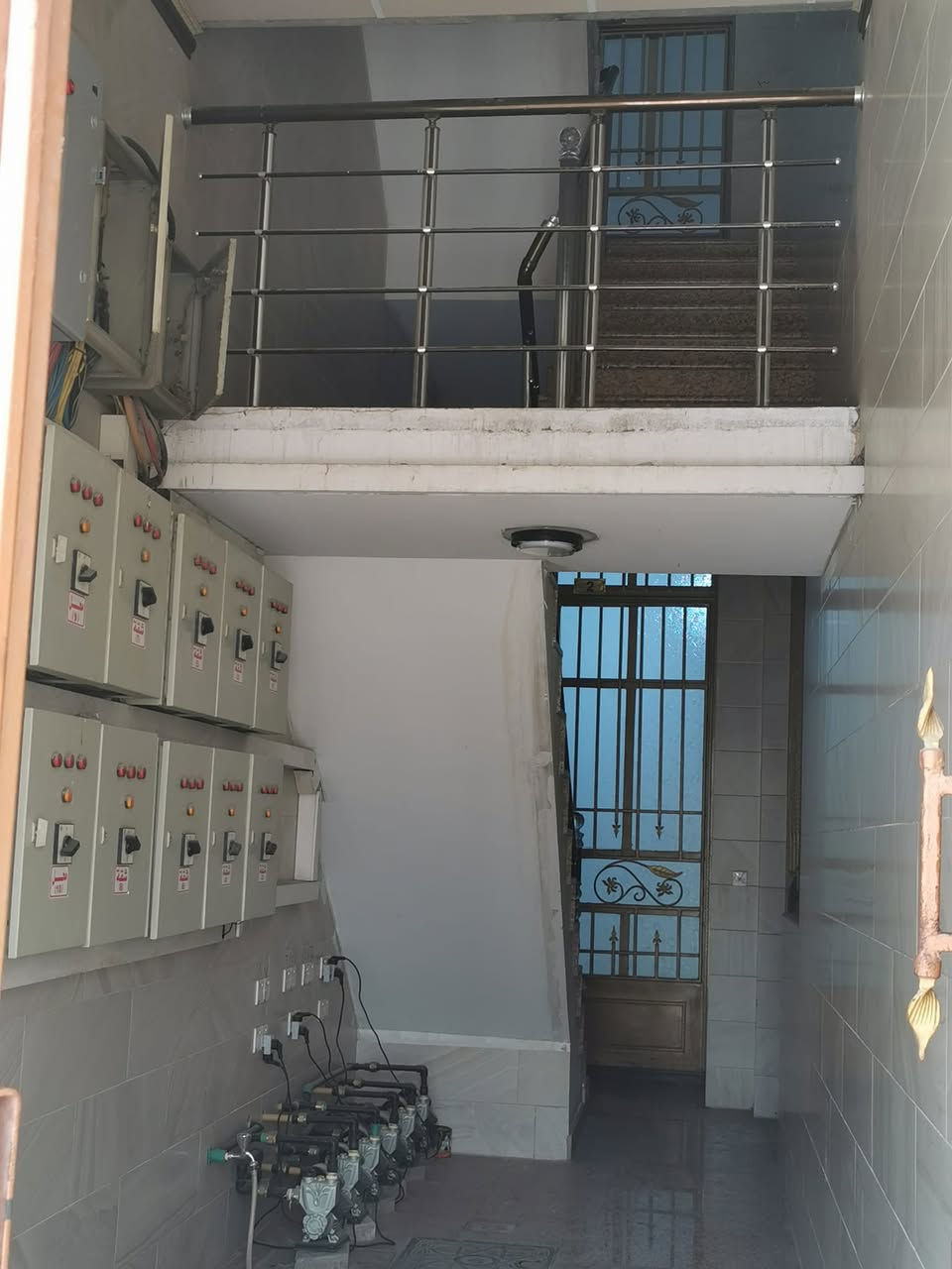 السلام عليكم
بنايه بناء جديد للبيع مساحته ٢٤٠م
جبهه ١٤م
تحتوي على ٨ شقق و٤ محلات
الوارد الشهري ٦مليون
العنوان المشتل شارع الجامع 
 للأستفسار خاص


**إذا كنت صاحب هذا الإعلان وتريد حذفه لأي سبب، رجاءا أرسل رسالة إلى الدعم الفني**