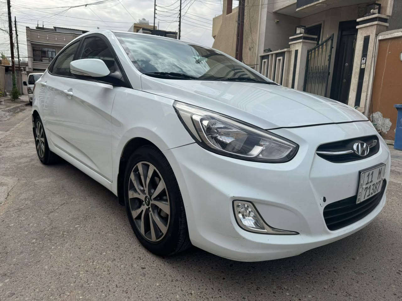 السلام عليكم لبيع اكسنت موديل 2016 كفاله عامه من الصبغ حته الدعاميات مكفوله .
فول مواصفات جديده بمعنه الكلمه ماشيه 86كلشي بيهه ع وضع الشركه فول فول مواصفات نطحته نايلون الشركه بعده بل كراسي سونار يمكم فول تحكمات استيرا داخل صاح شاشه ايباد كامرا اسبير بعده منازل كلهه ع وضع الشركه مكاني عامريه السعر 117 رقمي ***********
