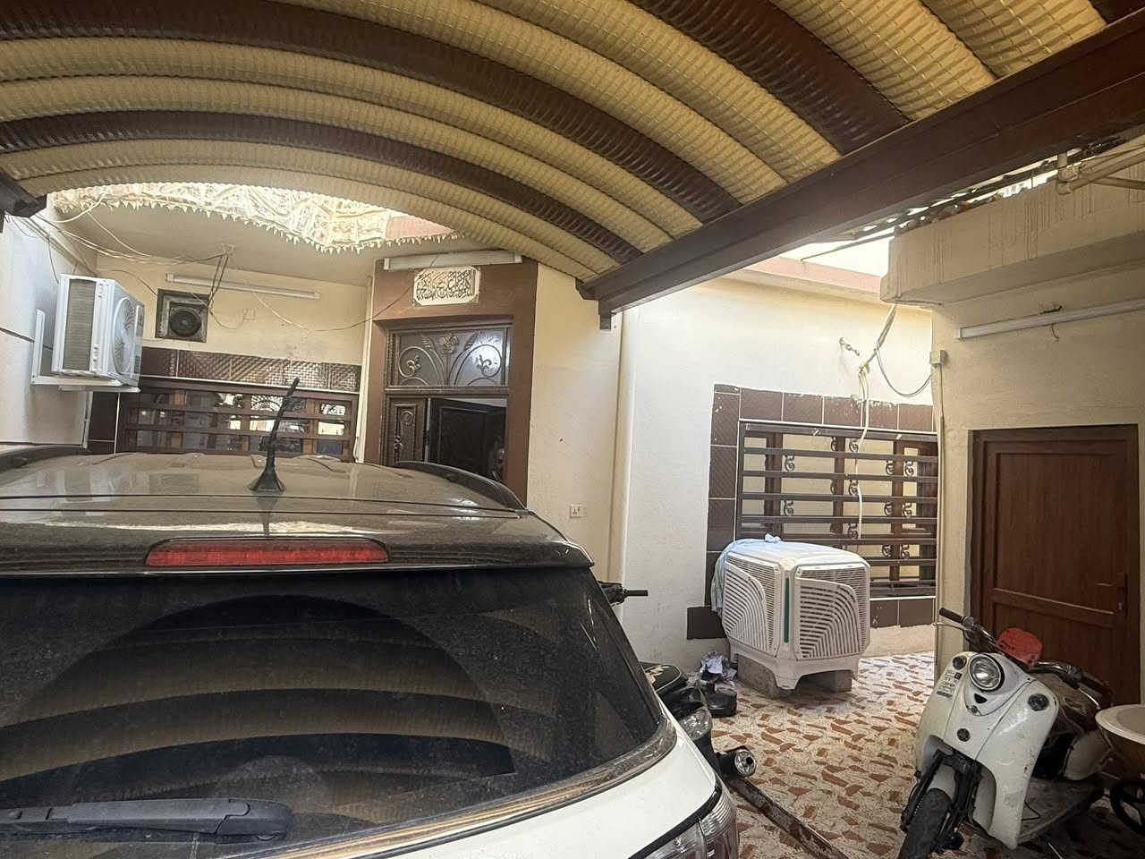 🏠دار للبيع بناء جدا نظيف 
   موقع مميز للبيع
~~~~~~~~~~~
~~~~~~~~~~~
طابو ملك صرف✏️📋
~~~~~~~~~~~
📐المساحه:200م
📐الواجهة :-10م

~~~~~~~~~~~
📍الموقع : حي الخضراء خلف حفته بزار قرب روضه البلابل 

~~~~~~~~~~~
💸السعر :علق تم يوصل السعر
~~~~~~~~~~~
يحتوي الطابق الاول على:-
 غرفتين نوم + استقبال + هول + مطبخ حار بارد + الترك + كراج 
~~~~~~~~~~~
يحتوي الطابق الثاني على:-
هول +صحيات + 
غرفتين نوم:طابق الثاني معزول من الأول 
~~~~~~~~~~~
~~~~~~~~~~~
للاستفسار اكثر الاتصال على
***********📱
~~~~~~~~~~~
نستقبل جميع العروض 
🏠السكنيه  🏛️التجاريه
مكتب عدن بدايه سايدين عدن مقابل مجمع جوهره

