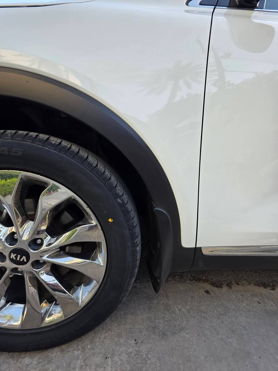 كيا سورنتو 2018 فول مواصفات
السياره جديده ربع ماتصرف عليها 

كفاله عامه من التبديل والصبغ والبارد

رقم بغداد الجديد سنويه2026

تحويل مباشر بسمي

مواصفات 

1_حجم محرك 6سلندر كفاله

2_تحكم ستيرن 

3_كروز سرعه (تحكم سرعه بالستيرن) 

4_شاشه بلاديه لمس 

5_ شاشه ترحيب (((( اريل نفكيشن))))

6_يدات نيكل بلادي 

7 منظومه زنون بلادية 

8_لدات امامي خلفي                     

9_علامه سورنتو بالدوسه 

10_مري جانبيه شفط كهربائي 

11_كشنات جلد بلادي 

12_بصمه تشغيل +بصمه ابواب 

13_ أشاره ترحيب باليدات عند الاقتراب 

11_كشنات كهرباء عدد 2 

15_حساسات امامي وخلفي 

16_لايت ثلاث عدسات بلادي 

17_انظمه قيادة                   

18_ 3قطع تبريد 

19 _سبعه راكب (((((

20_صندوق كهربائي 

21_عدادالكتروني مو عادي))) 

22_بانوراما مو حديد 

23_بردات خلفيه بلادي 

24 _جام اتو +حاكيه بلوتوث 

25 _ويل ستيل حجم 19

26_شحن واير ليس () ((((بطاريه جديده))))

27_ سياره ماشيه40 حقيقي شرط الفحص 

28_ فابلون شركه بعده +بصمات عدد2

29 _محرك كير كفاله عامه شرط من كلشي 

30 _سياره جديده بمعنى الكلمه واحله من الصور 

31_ اعتذر عن مراوس فقط بيع 

32_صدر شركه مامبدل شي

33_ سياره سبير مانازل شركه 

سياره جديده ربع ماتصرف.     

العنوان بغداد المنصور  السعر ٢٦٠ ببهه مجال 

***********
