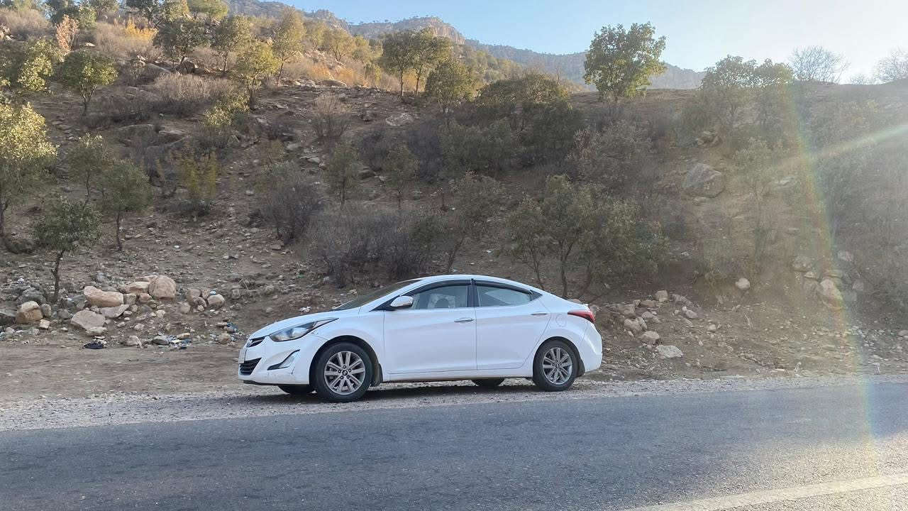 السلام عليكم النترا خليجي 2016 فول مواصفات ما عدا البصمة محركها 1800  السيارة بلادية مكفولة يوجد صبغ بسيط بسبب الشخوط  السونار موجود مع الصور السعر 128$ غير متواجد على الفيس بوك للاستفسار الاتصال على الرقم / *********** او *********** وان شاء الله التوفيق للجميع
