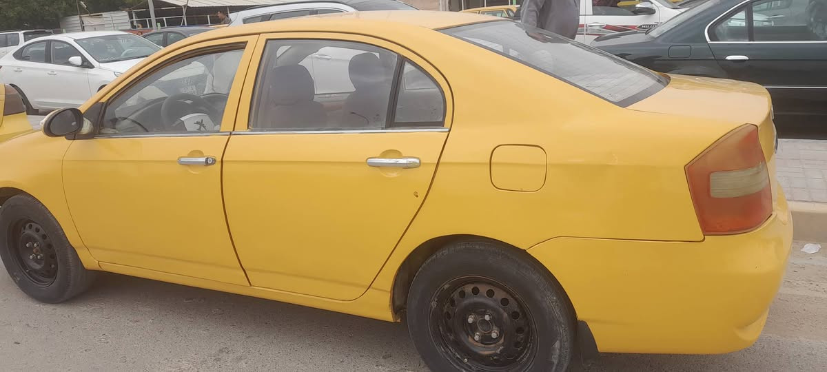 ليفان للبيع 2011محور كورلا القديم سنويه 2027مصفره السعر 38بيه مجال ‎0786 498 2749
