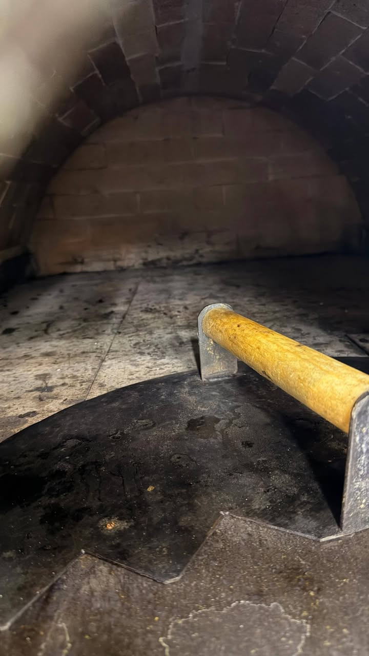 السلام عليكم فرن تركي لحم بعجين 
***********
