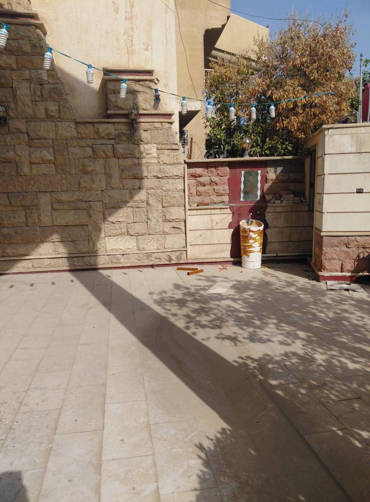 دار 🏠 للأجار
بستان الحلو 
طابق واحد  غرفة نوم وصاله وكلدور ومطبخ ومجمع صحيات 
كراج سياره وحديقه 
للاستفسار ***********سيد علي 
مكتب 🏢 الوسيط
