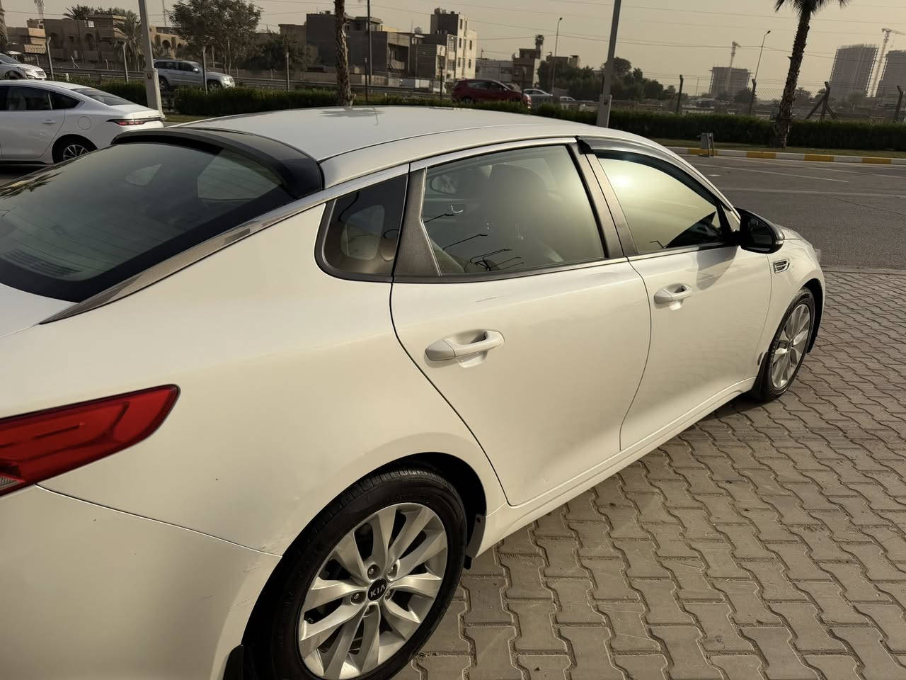 السلام عليكم 
أوبتما خليجي موديل ٢٠١٨ مكينه ٢٠٠٠ ماشيه ١٠٠  سياره جاهزه من كلشي بدون أي نقص  السعر ١٦٠بيها مجال الشراي مكان السياره ابو غريب  بدون صبغ بدون أي تبديل  بيع أو مراوس الاتصال ع الرقم ***********
