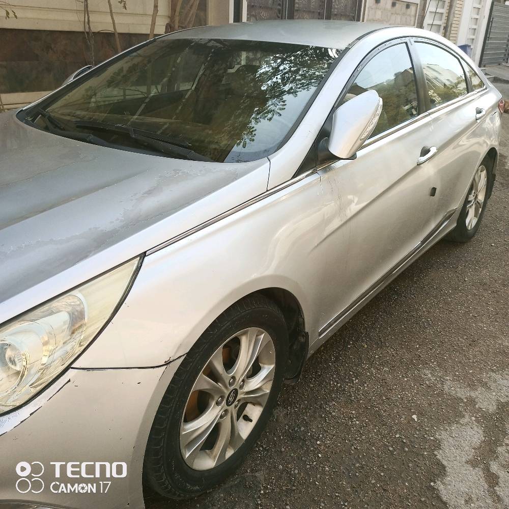 للبيع سوناتا موديل ٢٠١١ خليجية محرك ٢٤٠٠ دوش بأسمي رقم بغداد مكفولة من الصبغ والحادث بيها جراد بالبنيد والقمارة والجنطة رقم بغداد انكليزي مكاني بغداد غزالية السعر ١٠٨ ورقة رقمي ***********