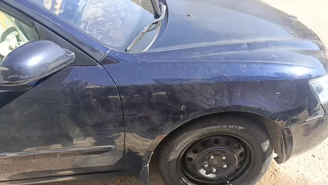 سوناتا 6سلندر امريكي 2007 كامل مواصفات حداديه 90بالميه بسمي حادثة شبر يم قبق البانزين مثل ما موضح بالفيديو والصور كير مكينه خير من الله تخم تاير ويل البلادي مالته ابو الختم قاعده وفيت بم البلادي حاويه تبريد ثلج السعر 90مااكلك95وهاي لجيتك واوكعلك والله على ما اقوله شهيد وهذا رقمي للتواصل *********** مكاني بغداد المعامل قضاء الزوراء
