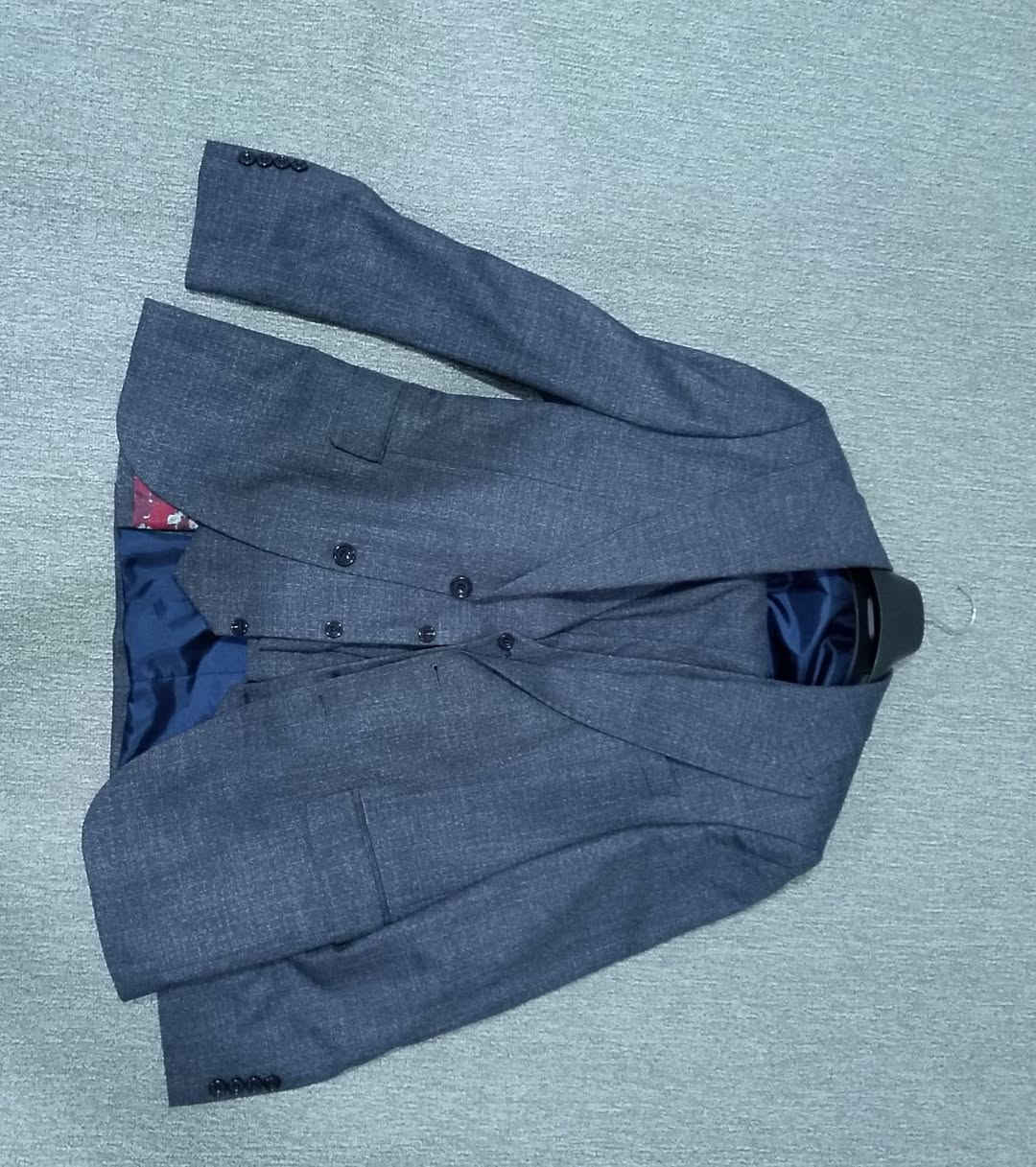 ئەم قاتە سێ پارچانە  بۆ فرۆشتن هەموی مارکەیەو یەک جار لەبەر کراوە باڵای 171 کێش تا 75


**إذا كنت صاحب هذا الإعلان وتريد حذفه لأي سبب، رجاءا أرسل رسالة إلى الدعم الفني**