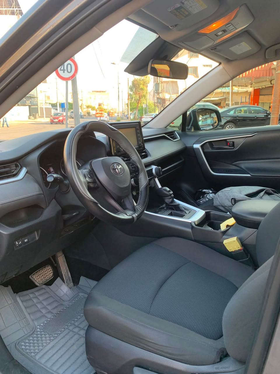 Rav 4 . amreke 2019 
muasafat , LE 
cod / 312#

نیو بۆنیت سبوغ 
دوو چاملغی پێشی کرایتەوە
بێ ئێڕباگ ، جەمپێکی خەفیف پێشی هەیە ، سەرە براکێت هەیتی
مەکینە V4 کەپس ، بێ دەبل 
ڕۆیشتن / ١٥٨ هەزار کم 
ڕەقەم و سەنەوی نوێ 

نرخ / ١٨٥

*********** أربيل, العراق
