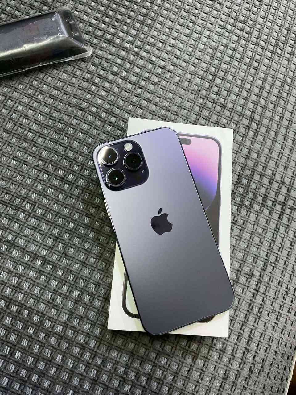 السلام عليكم
متوفر ايفون 14 برو ماكس 
ذاكرة 512
تك سيم كارت 
عربي شرق اوسط 
بطارية 96 دورات 400 جهاز جدا نضيف استعمال قليل مكفول 
كارتون مطابق 
للمراوس مع 15 او 16 ذاكرة اقل اي شي عندك نزل 
*********** مكان نجف
