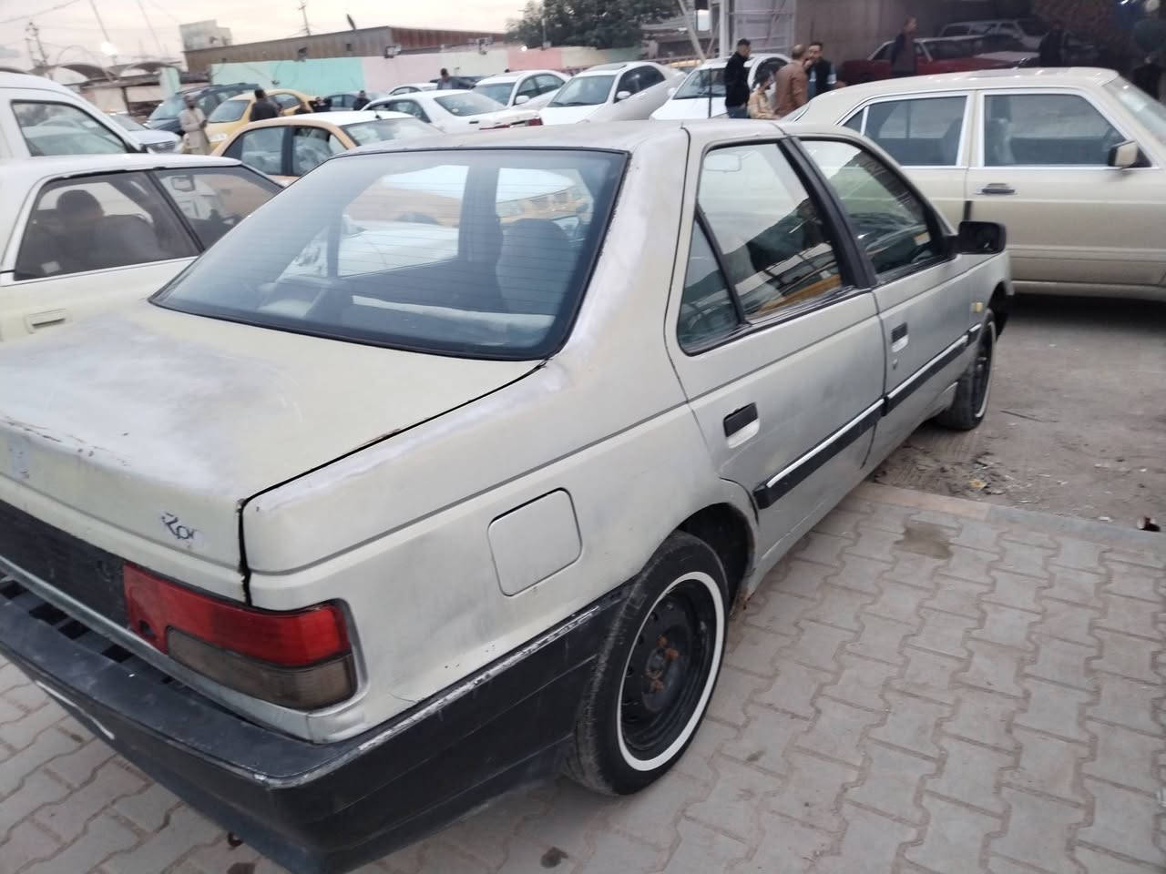 سيارة بيجو روى سيارة نضيفة كير مكينة جدد تخم تاير جديد سنوية ماصاقطة رقم نجف سعر 18 ورقة وبيها مجال الاستفسار الاتصال على هذة الرقم ***********
