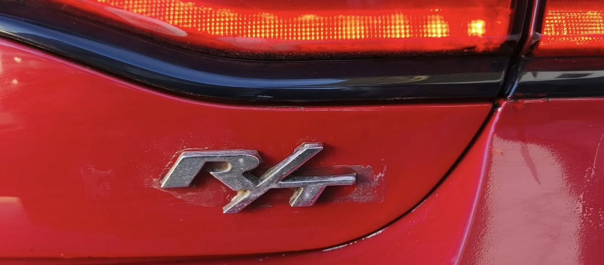 سلام عليكم 

السعر   ١٣٥ بيع مستعجل  وبيها مجال
جارجر موديل 2014 
لون احمر طماطي 🍅
حادث فقط جاملغ باب كلير فقط بدون ضرر البنيد محدث SRT
ولجاملغ الثاني فقط بارد حد اشبر 
ولباقي كفالة 
المواصفات 
1 فتحة 
2 هيترات بالمري 
2 كلاصات حار بارد 
3 كشنات جلد اسود كنتارا SRTتدفئة تبريد 
4 شفتات ستيرن مع، ستيرن كاربون فايبر سعرة 100 دولار مشتري 
5 ويل نجمه اسود اصلي 
6 دمام خلفي 
7 منظومة زنون قوية عالي ناصي اصلي 
8 كزوز موبر اصلي SRT
9 مكينة جديدة صار 10 ايام شادها كارتون شرط وسيارة كاملة من كل النواقص ادامة كاملة من عبوات ومنظومة بانزين وكلشي وحدادية 
+ عيون ونشرة دشبول متغيرة اصلي بالعافية الي ياخذها السيارة كاملة من كل النواحي الله شاهد 
.
***********
