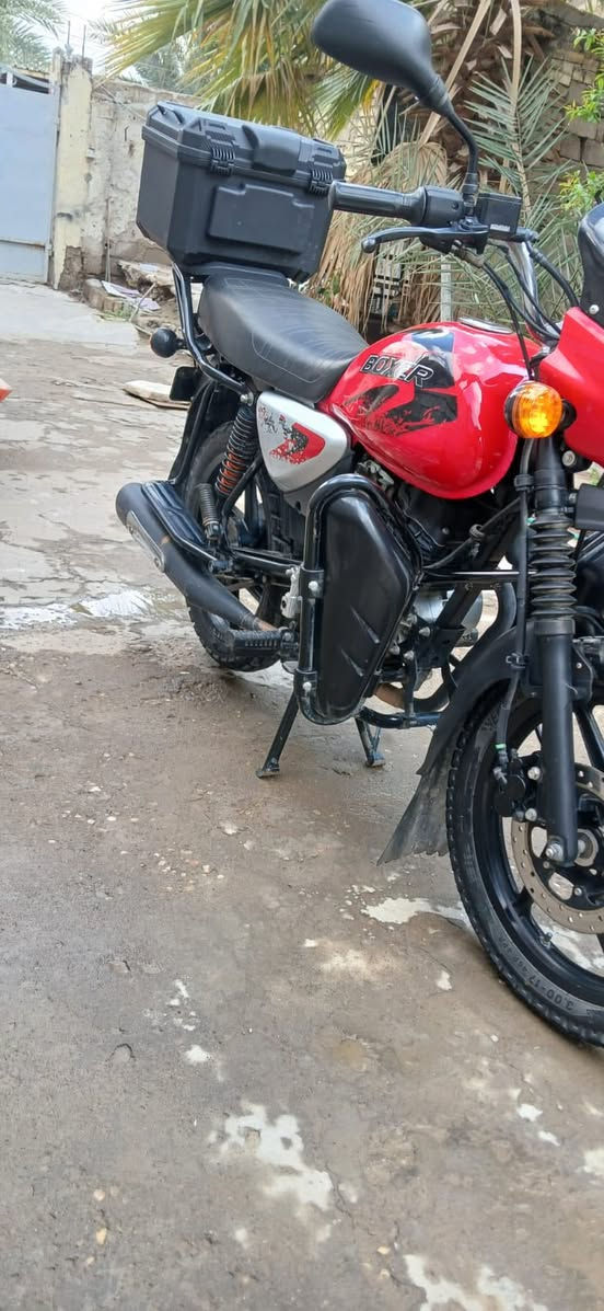 السلام عليكم مكلف بالنشر… بوكسر 2023 مكفولة كفالة عامة ماشية 20الف km مامشتغلة دلفري استخدام شخصي كاملة من كلشي ربع متصرف عليهة وبرغي مامفتوح بيهة اوراق كاملة تترقم اي محافظة تعجبك سعرهة مليون و750 قفل رقم صاحب الدراجة *********** مكانهة بغداد جسر ديالى ملاحضة رجائاً التفاصيل كاملة مذكورة اذا تعجبك اتصل تحياتي
