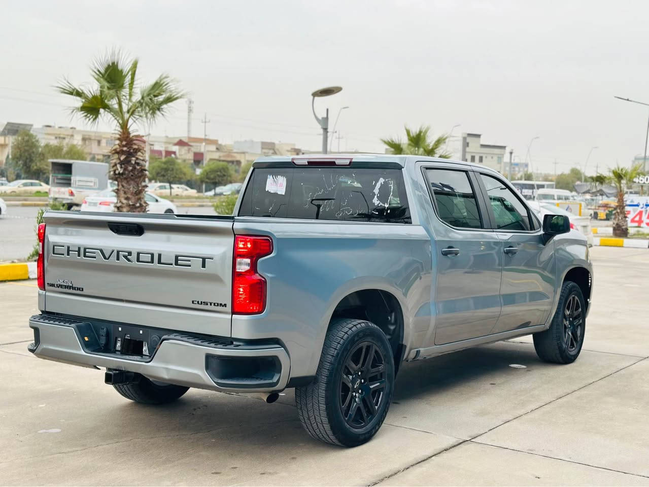 شوفرليت سلفرادو موديل 2024 
صوره حادث موجود بل منشور  حافة بند و باب خلفي بدون دواخل 
 سعر 232 
موصفات CUSTOM
سياره مرغوب باب طويل بودي قصير 
محرك 2.7اربع سلندر 4
بصمه
تشغيل عن بعد 
رادار أمامي 
رادار خلفي 
رادار جانبي 
كشن كهربائي 
سبورتي
ويل كروم 
لايت زينو 
كاميرا 
تحكم ستيرن 
تحديد السرعة 
تبريد مركزي 
بي بعد أهوي مواصفات 
للاتصال ☎️*********** أربيل, العراق
