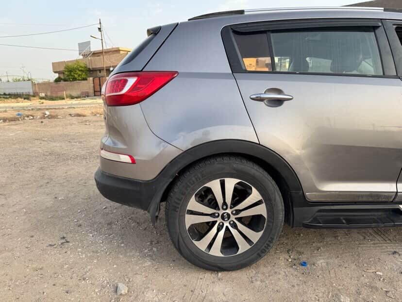 سلام عليكم 
كيا سبورتج للبيع موديل 11 فول مواصفات فئه lX
ماشيه 172 حقيقي 
السياره جديده 
كير محرك تبريد كله جديد 
السونار مرفق مع المنشور 
مكان السياره بغداد اليوسفية 
لاستفسار الاتصال ***********
