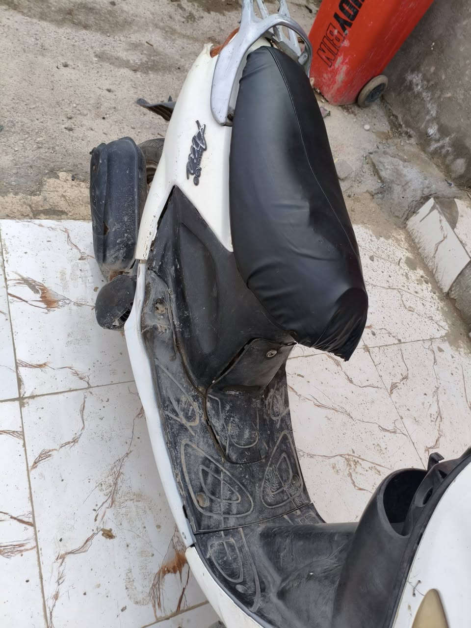 السلام عليكم اكزز للبيع بسعر مناسب الدراجه مال جر وعر مال جناي مكينه تخبل عوزه بس تصليح راجز شغاله نكره بكل وقت سعر 225وبيه مجال مكاني ناصريه مركز


**إذا كنت صاحب هذا الإعلان وتريد حذفه لأي سبب، رجاءا أرسل رسالة إلى الدعم الفني**