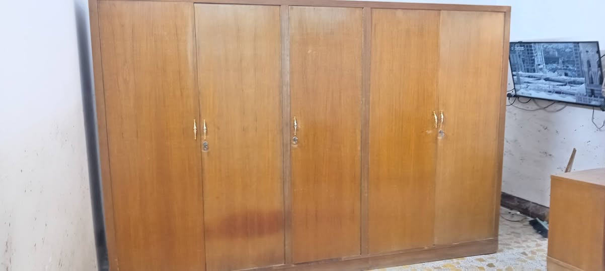كنتور مستعمل خمس بوب صاج داخل وخارج
بسعر مناسب *********** /***********
  ابو غريب الحصوه
