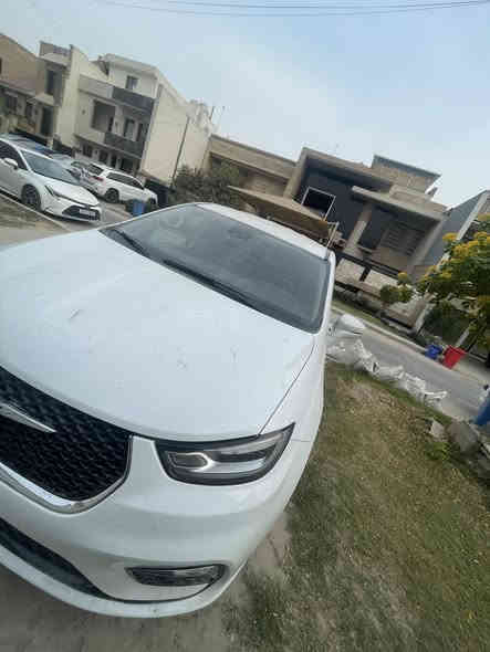 سلام عليكم للبيع باسفيكا تورنك L  موديل 2023 جنطه كهرباء بوب كهرباءسياره كلش حلوه ونشار كلشي بل صور حادثه شاملغ الخلفي صبغ وجاملاغات اماميه صبغ وشويه بل قماره ع كده بدون شواصي سياره مكينه جديده ماشيه 45 مايل بدون رقم للاستفسار *********** مكان سياره بغداد زيونه
