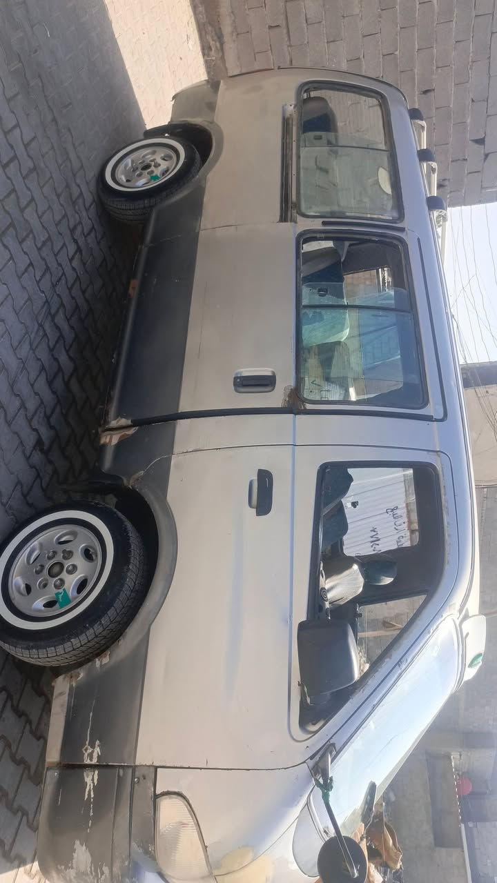 السلام عليكم كيا بريجو للبيع موديل 96 رقم انكليزي تحويل ثاني يوم مكينه و كير و اكسل مكفولات تخم تاير جديد السعر 62 و بيه مجال 
  رقم الهاتف ***********
