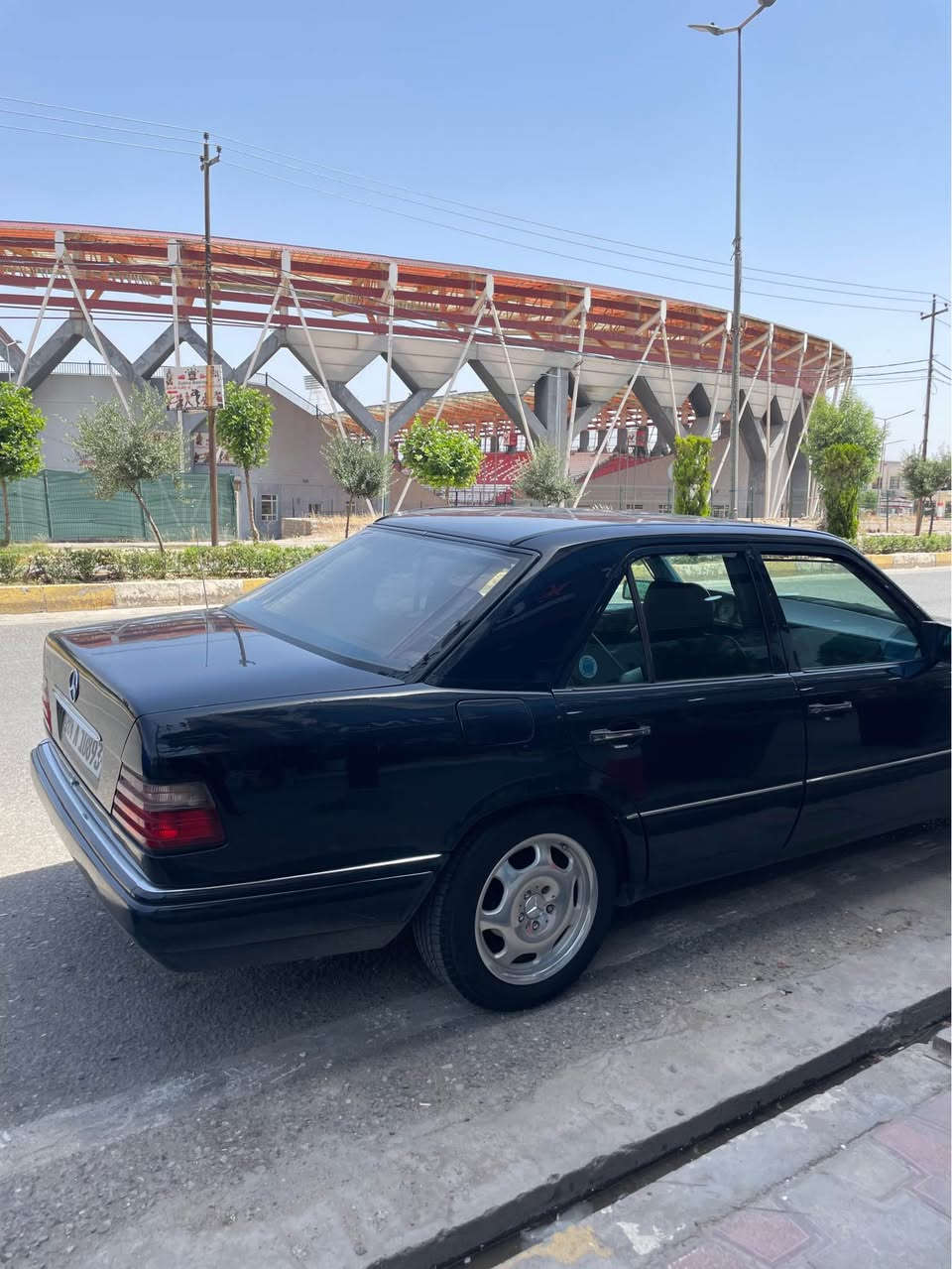 مارسيدس للبيع و التبديل 
سياره فول فول فقط بدون سلايت 
كير محرك شرط 
تبريد. تدفيه 
محرك خراطيم احسن محرك 6 سلندر
داخل جلد سياره كلشي بشرط. 

سعر 83 وبي مجال.  عنواني زاخو 

*********** زاخو, دهوك
