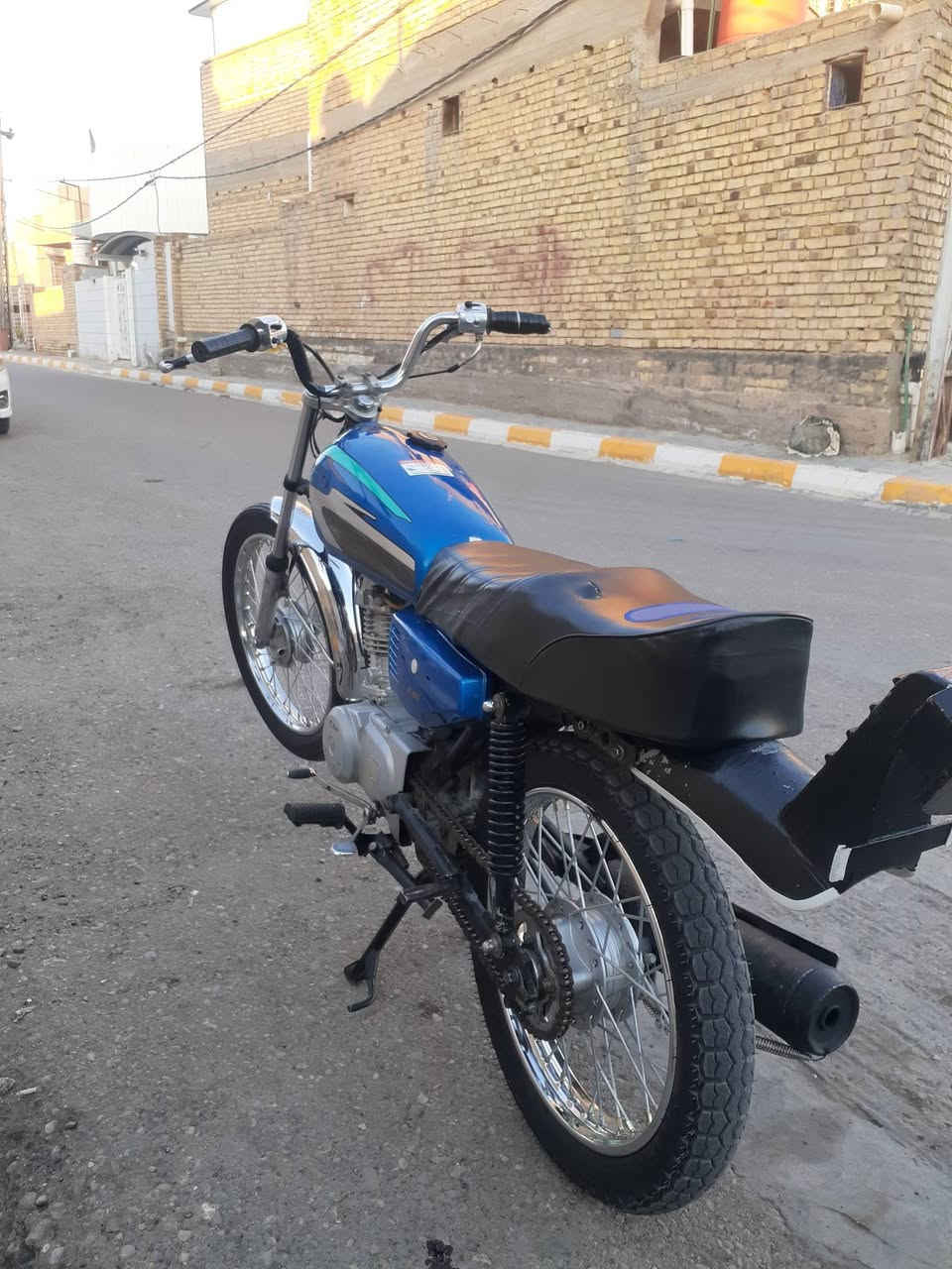 السلام عليكم للبيع دراجه موديل 19 اوراق وصولي دراجه حلوه عين اغراض بالكامل كله جديد موديل 26 مكان واسط قضاء الحي سعر 600 وبيها مجال للشارع والاتصال على الرقم*********** ( وداك مراوس الراوش)
