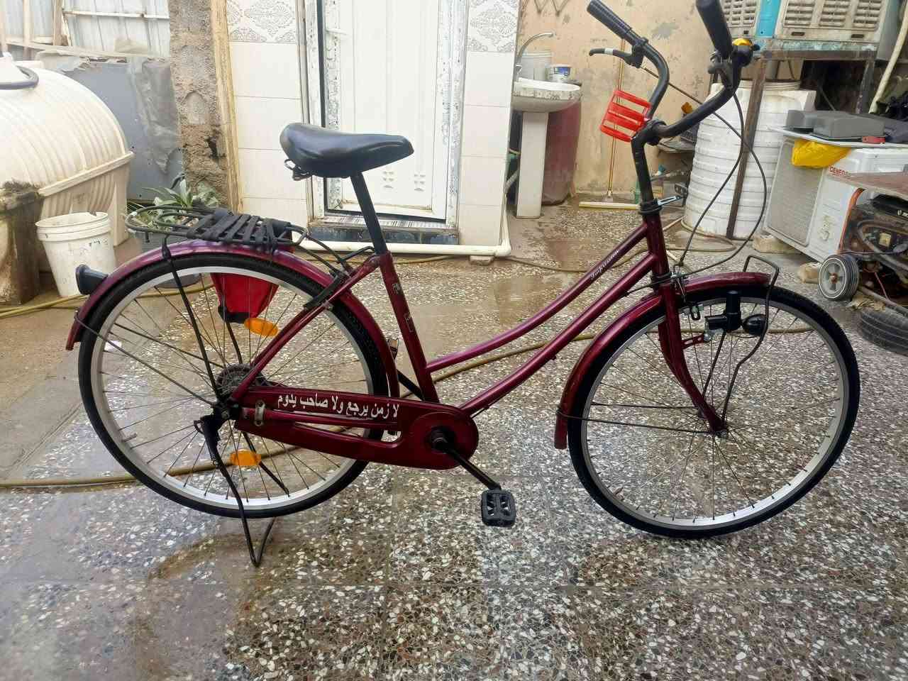 السلام عليكم بايسكل حجم 26 نظيف 90% كامل اي نقص ما ابي ومختم مكان حي البتول السعر 100بي مجال للطيبين رقم ***********
