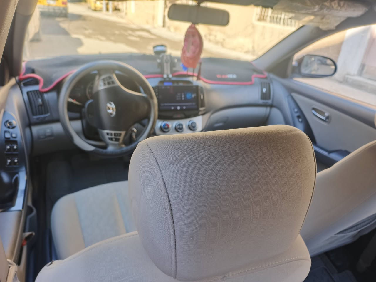 النترا وارد أمريكي موديل ١٠ محرك ٢٠٠٠
حادثها جنطه بيها أربع قطع صبغ 
گير ومحرك مكفولات
مكاني بغداد ***********
سعرها شده
