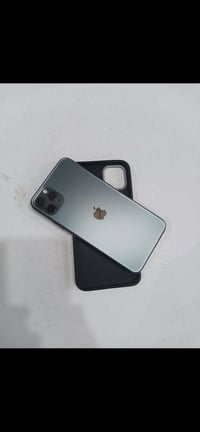 ايفون ١١ برو ماكس • ٢٥٦ • نضافة ١٠٠/١٠٠