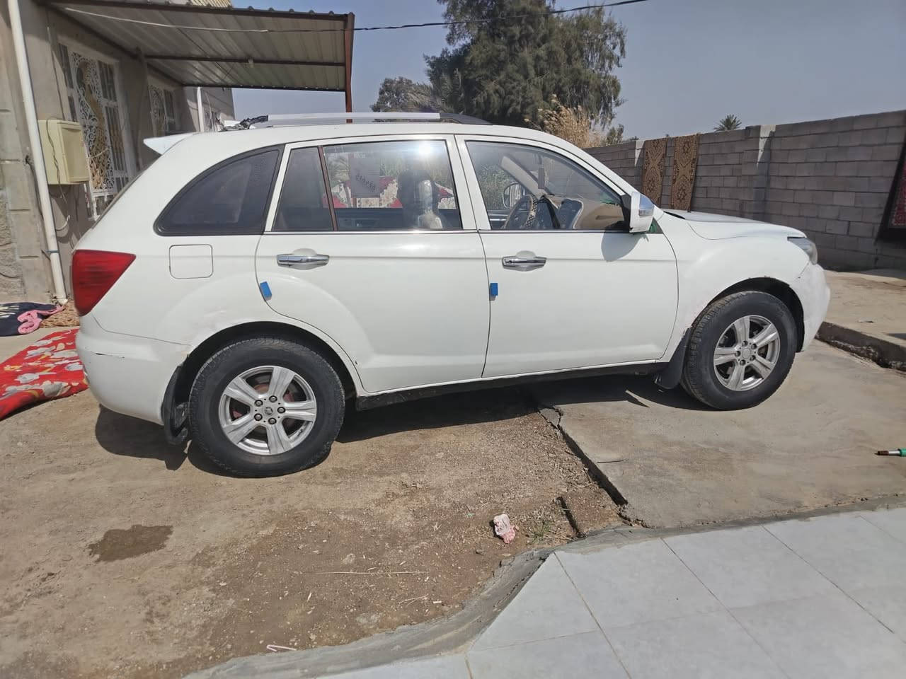 السلام عليكم عندي ليفان X60  2013رقم واسط دولي سنويه مججدده لل ٣٠ كير عادي كير ومحرك وصدر وكهرباءيات وتخم تاير كله نضيف سياره بحاله جيده بلاديه ومكفوله َمن الحادث والصبغ شاشه كامرا اشاره مري السعر ٤٣ وبيهه مجال العنوان واسط الزبيديه ***********
