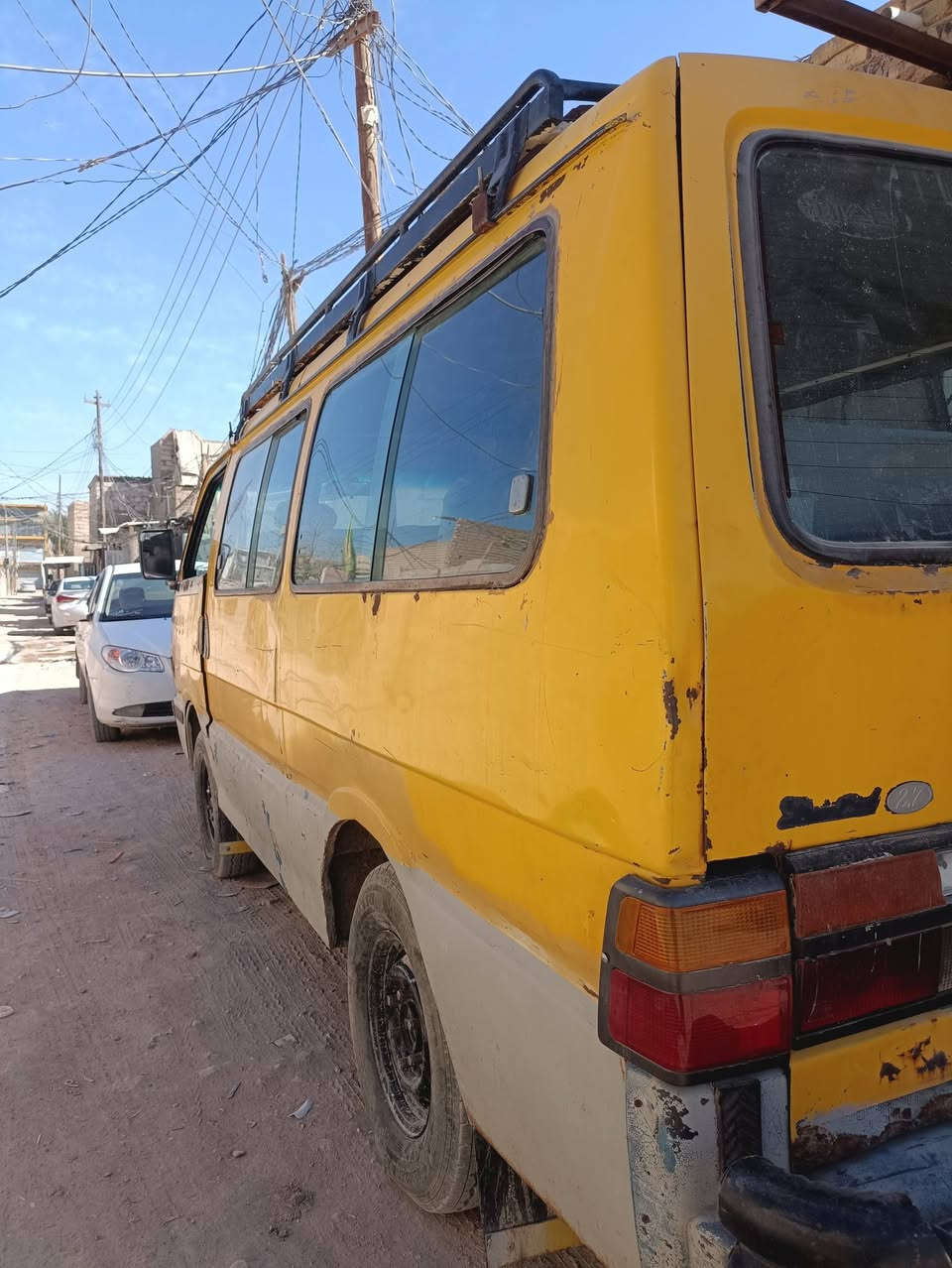 بسته للبيع موديل 94 سياره جاهزه جير مكينه اكسين حداديه كهربائيات قشرها شوفت عينك كل حادث ما بيها السياره طار ستيرن دينامو باتري الجديد شراي *********** يتصل السعر 20 ورقه مصافره هيئه وغرامات وراعيها موجود يريد مداور
