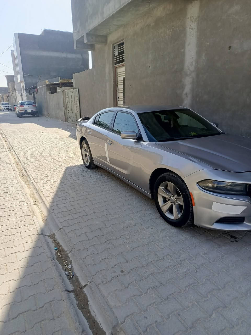 سلام عليكم شارجر موديل 2017 اصل خليجي رقم بغداد بيه باب الخلفي مصبوغ بدون معجون وشخط بسيط باب سايق مامصلح باقي 
السعر 178 مكاني سماوه رميثه 
للاستفسار ***********
