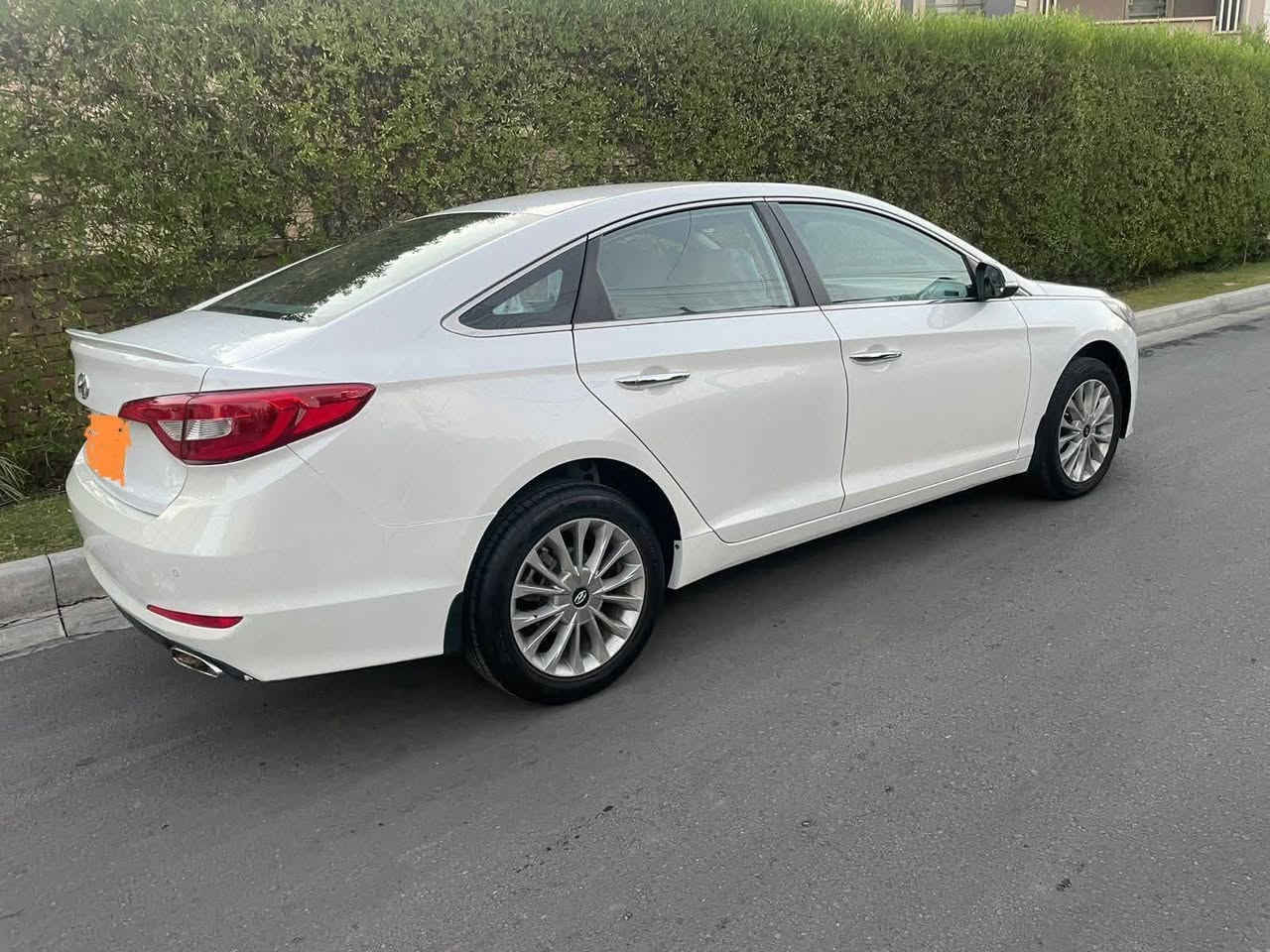 السلام عليكم ورحمه الله
سوناتا للبيع موديل 2017 خليجي رقم اربيل الدولي 
بيها مكان بارد كد شبر بلجاملغ الامامي جهه العبري  
وبيها شخط شبرين بين الباب والجاملغ الورة جهة السائق مسحوب كارت 
 إستخدام شخصي 
ماشية 131  جديده السياره كير محرك حداديه كهربائيات تخم تاير لوك قبل اقل الشهر شادة مواصفات ماعدا الفتحه تريد تحويل تريد وكاله  تفاصيل اكثر
مكان السيارة النجف الاشرف
 الاتصال على الارقام 
***********
