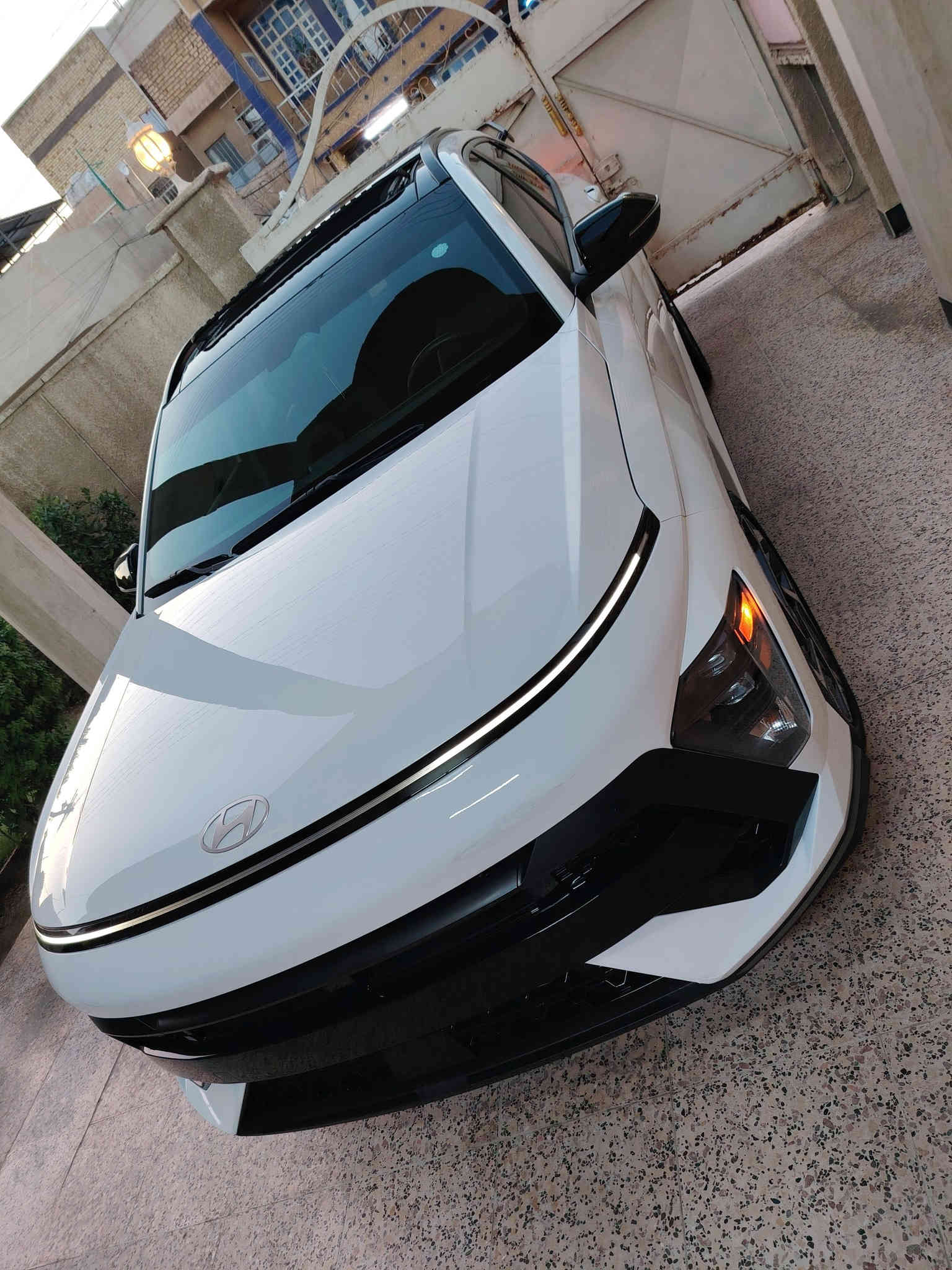 كونا  N  لاين  شكل الجديد  موديل 24  ماشية 11 ميل   ( فول موصفات 1/1 )  رقم بغداد حادثها بسيط جدا دعاميه فقط تم تبديلها نفس اللون باقي السياره  (بدون صبغ  بدون تبديل) صور الحادث مرفقة محرك  1600   تيربو  السياره جديده وما بيها نقصص
 السعر  198$  وبيها مجال بسيط جدآ ( رقم بغداد) 
مكاني بغداد الكرخ حي العامل ***********
