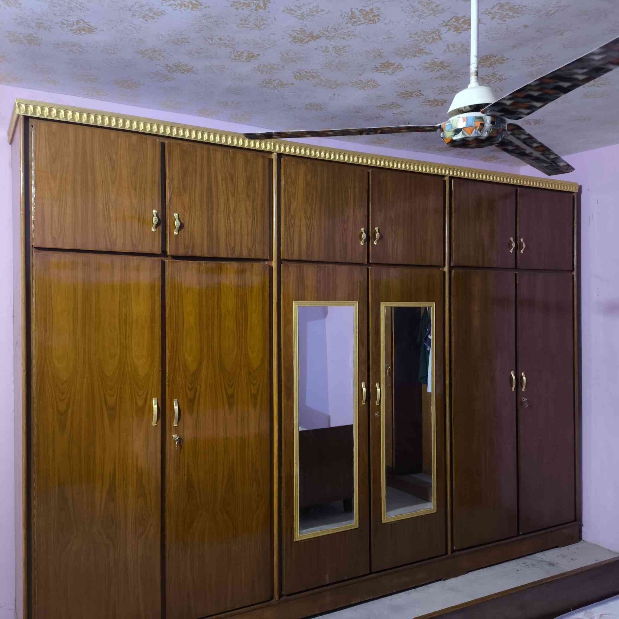 غرفه نضيفه مكاني الفلوجه سعره 600وبيه مجال ***********
