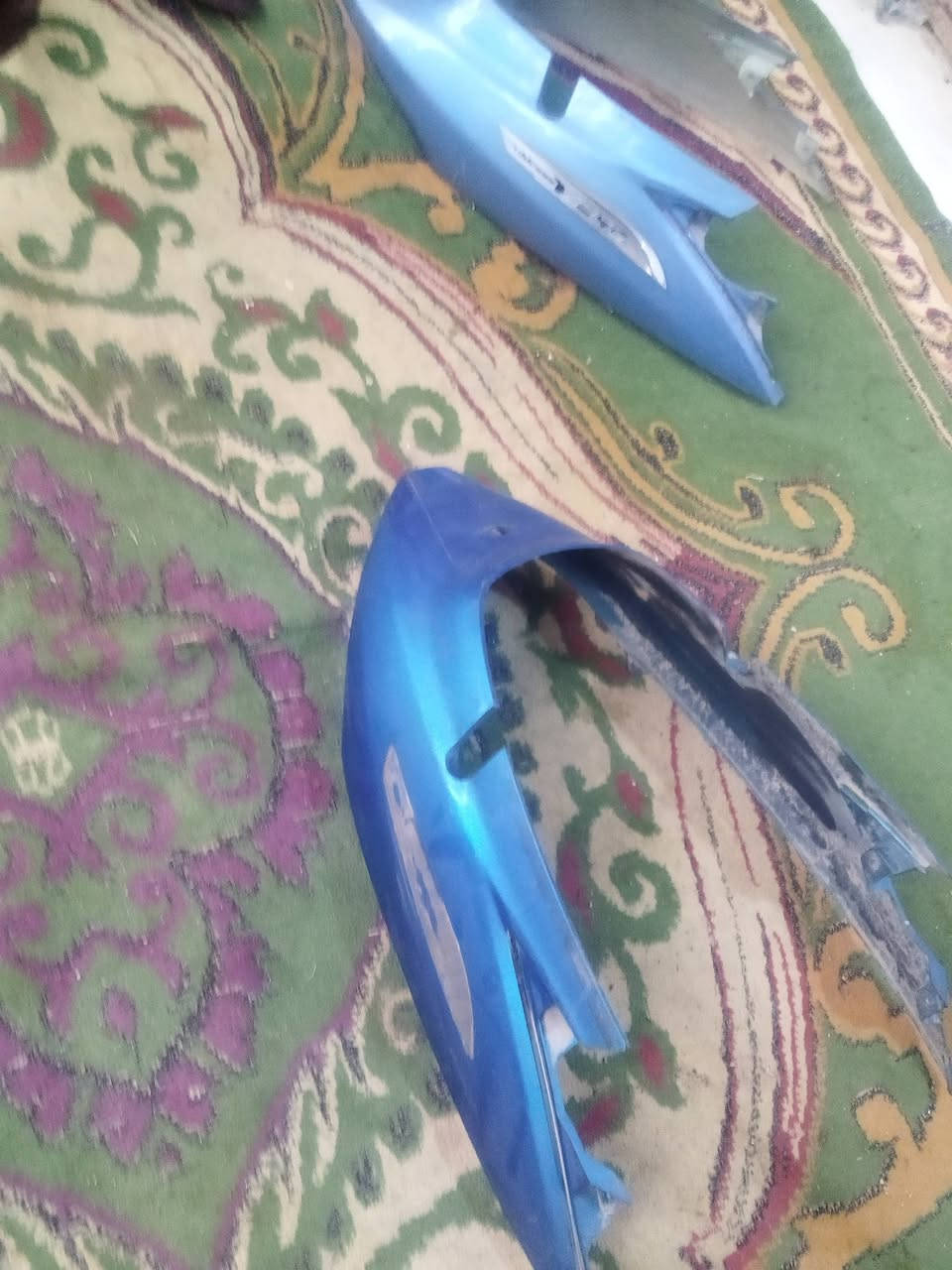 سلام عليكم كفرات للبيع مال بيجي لون ماروني اصلي كامل وكفرات ثنين مال ادرس قديم اول واح
 نضيف والثاني شويه بي كسر ليوره قيم وخذ ***********
