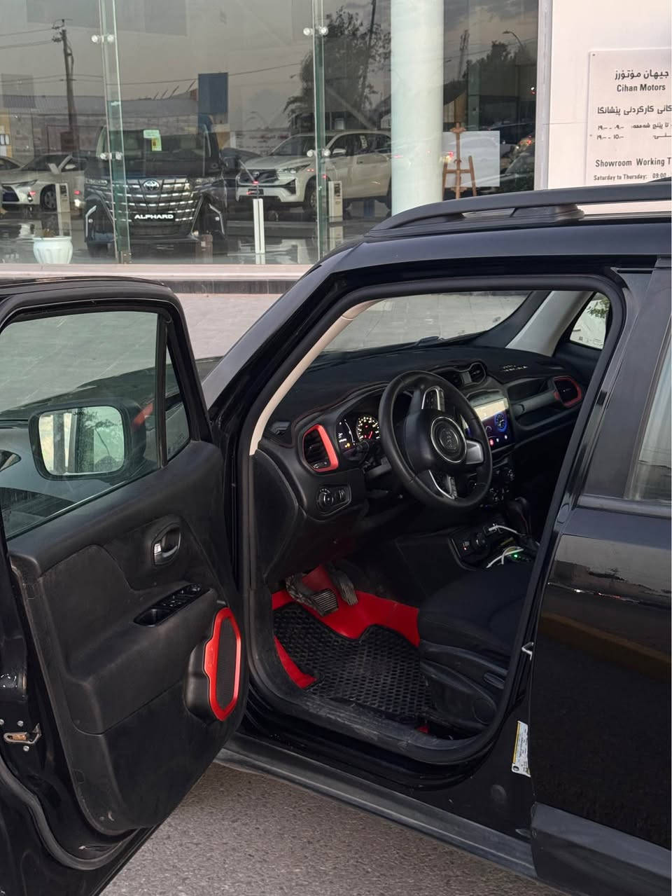 **جيب رينيجيد2020 (Jeep Renegade)**
**مواصفات ليميتد (Limited) )هوكرايل اصطراد
### **المواصفات الفنية والبدن:**
 * **حالة البدن:** بس عدها شبرة، (صبغ) جامرلغ من الدعامية للدعامية.شرط دعاميات مابية صبغ بيها شوية حالوب 
 * **المسافة المقطوعة:**٨٠m,كيلومتر فقط.
 * **نظام الدفع:** دبل أكسل (4WD) مع ٤ وضعيات قيادة (الثلج، الطين، الصخور، الرمل).
 * **المحرك والإضافات:** نظام (Auto Start/Stop)، نظام الحفاظ على المسار (خطي جادة).
### **الميزات والراحة:**
 * **نظام البصمة:** بصمة أبواب وبصمة صندوق.
 * **اللون:** إسود
 * **حالة السيارة:** سيارة منزلية، نظيفة جداً وبحالة الزيرو، لا تحتاج لأي مصاريف.
### **الموقع والتواصل:**
 * 📍 **الموقع:** أربيل أربيل, العراق


**إذا كنت صاحب هذا الإعلان وتريد حذفه لأي سبب، رجاءا أرسل رسالة إلى الدعم الفني**