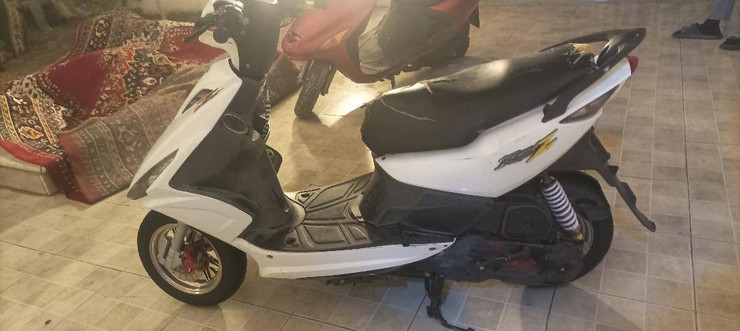 سلام عليكم شباب ماكس مضلع  55بلديه ما مفتوح  بس راس نقصه بس باتري شغله سلف كهربيات كلهن شغلت  مال كلوب ما موياه  مكان حله قرب جسر ثوره  سعر 550


**إذا كنت صاحب هذا الإعلان وتريد حذفه لأي سبب، رجاءا أرسل رسالة إلى الدعم الفني**