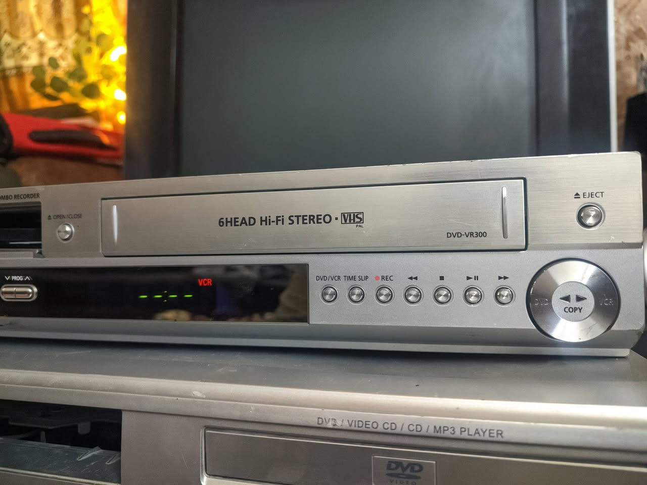 ٥٠ الف مع التوصيل
فقط نقص باب الديفيدي
بدون ريموت


**إذا كنت صاحب هذا الإعلان وتريد حذفه لأي سبب، رجاءا أرسل رسالة إلى الدعم الفني**