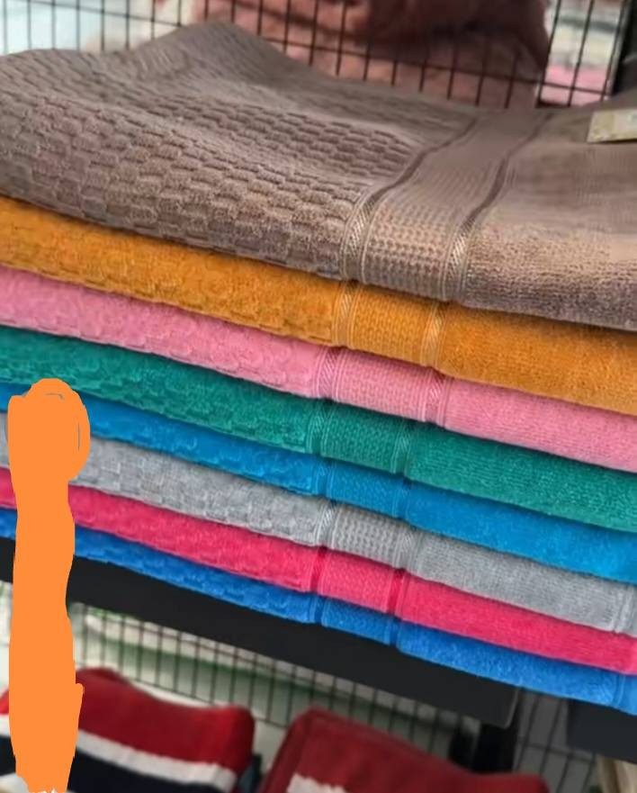 خاوليات درجة أولى قطن 💯.                                                                         نوعية ممتازة جداً متذب وبر ولاخيوط ✨.                                                         منشأ الالماني.                                                                                      للحجز مراسلة الصفحة اوالاتصال 📞على الرقم***********.                  العنوان دور الزراعة الثانية عبور مخبز المصطفى بداية شارع سالم.                      🌿البيع داخل المنزل 🌿
