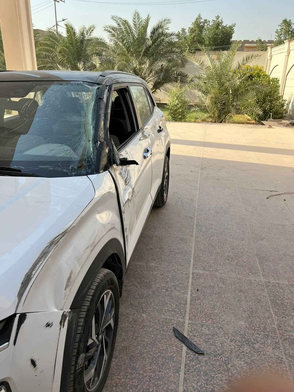 للبيع
سياره كريته جديده 
 #موديل 2025
حادث بسيط كما موضح بالصوره
#رقم بيه( بصره) 
بس الي شراي يصعده هزه وصير بسمه
#عنوان السياره بصره
#السعر 165ورقه 
#للاستفسار اكثر تواصل مع صاحب السيارة ع الرقم التالي ***********
