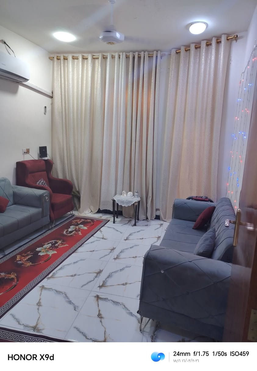 السلام عليكم بيت خمسين متر مربع الضغط غرفتين نوم وبيتونه جبيره سعره مناسب
***********
