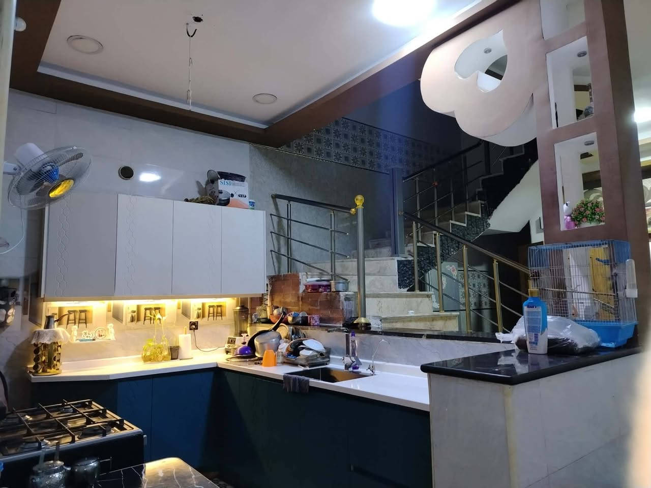 تصال*********** بيت الانتفاضه ثالثه بيتين عن ركن 100متر طابقين بناء حديث طابوك سكف صب 3 غرف وحده جوه وثنين فوك ستقبال مفتوح ع صاله صحيات فوك وجوه مطبخ حار وبارد وجها مرمر وحجر 2023  مطلوب اسكان 40 مليون
