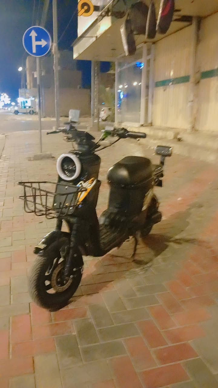 السلام وعليكم ورحمه الله وبركاته
دراجه شحن R9  الريان للبيع 

اشاير يمنه ويسره وبيهة دبل اشاره

هورن وبيهة نضام ال R رجوع الى الخلف

3 سرع سرعة الحقيقيه (70) دراجه بيهة 5 بطاريات كبار موديل 2026 نسخه جديده مو القديمه 2025 وراح يكون سعرهة 450 الف وبيهة مجال بسيط اذا شراي راسلني  مو شراي لتراسل تمام العنوان كربلاء حي الحر ❤

رقمي (***********) مراسله واتساب او اتصال فقطط 
مكلف بلنشر غير متواجد عل فيس
