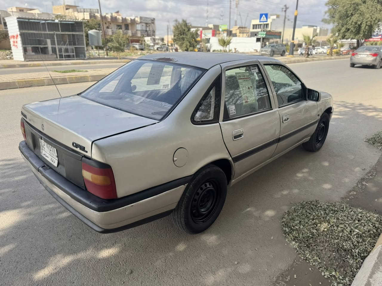 سياره اوبل فكترا موديل 91حجم 16قايش عريض سياره نظيفه مابي اي شي ابشرط كير ومحرك بدون ضربه مشروع وطني  بيه دفتر بزين كهربائيه كلها  
  شغال شرط تحويل سعر37 بي مجال بسيط للاستفسار رقم هاتف*********** عنوان كركوك
