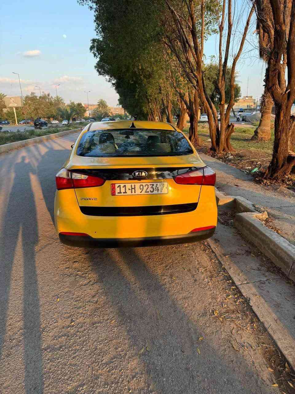 سلام عليكم
فورتي موديل ١٦ مكيمه دوش جديد 
وكير وتبريد كله جديد سياره بيهه سونار 
مكان السياره بغداد الكاضميه 
سعر ١٠٠ وبيهه مجال ***********
