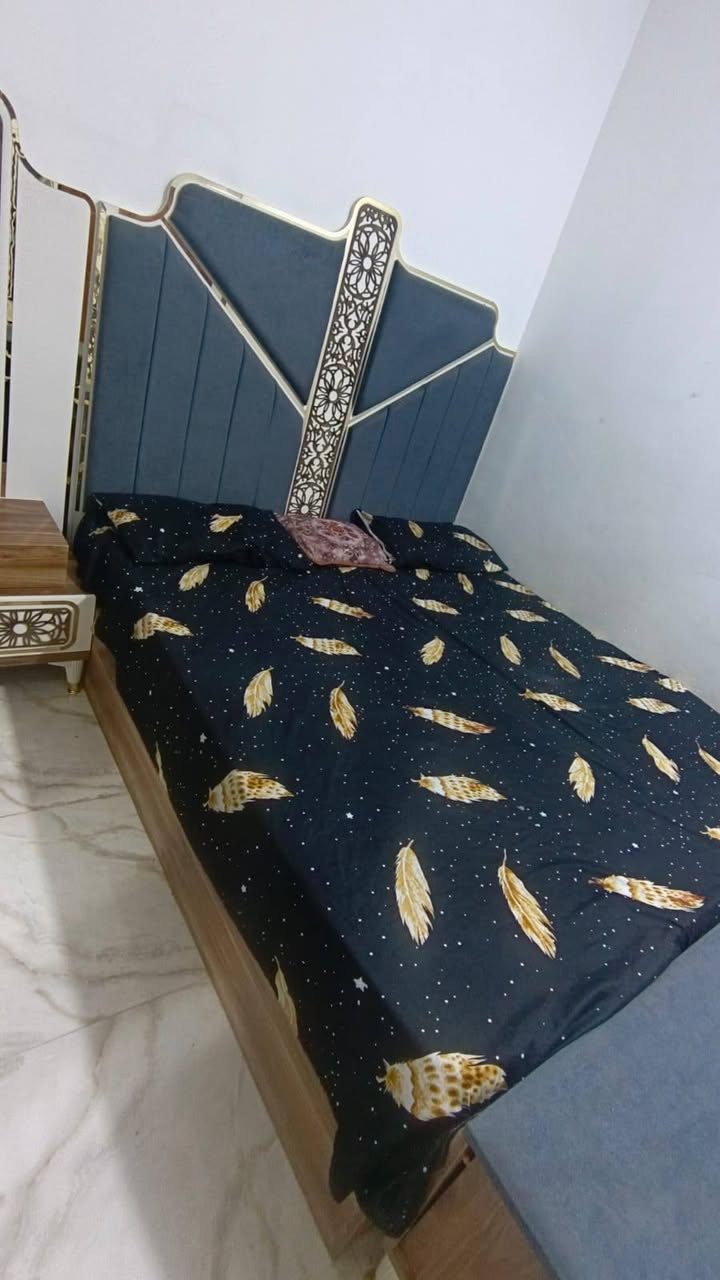 غرفة تركيه جديدة قليلة الاستعمال المنشأ تركي 
شغل برغي وجوي حديد

كنتور 6 قطع مع زاوية ملحق قتطعتين
السرير نفرين مخزن
ميز تواليت
كومديات عدد2
درور مجرات
مرايا قيافة 
طابورية 
السعر مليون وبيهه مجال ابو الغرفه محتاج ورايد يبيعهه ماخذهه بمليونين


**إذا كنت صاحب هذا الإعلان وتريد حذفه لأي سبب، رجاءا أرسل رسالة إلى الدعم الفني**