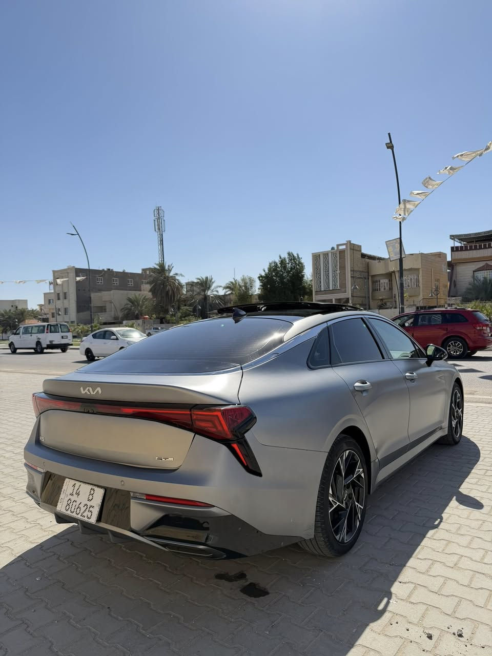 2025 KIA K5, GT LINE
سياره فول 1/1 
سياره ضربته خلفيه ما واصله  للشاصي  صبغ نص جاملغ وصندوك والباقي كفاله 
كلشي شغال بيه سياره فول كدام عينك معروفه بعد مواصفاته GT LINE فول  سياره بعده زيرو محرك 2500 تنفس طبيعي 
KNAG64J76S5304145
السعر 238 وبي مجال 
العنوان البصرة الجمهورية 
للتواصل ***********

